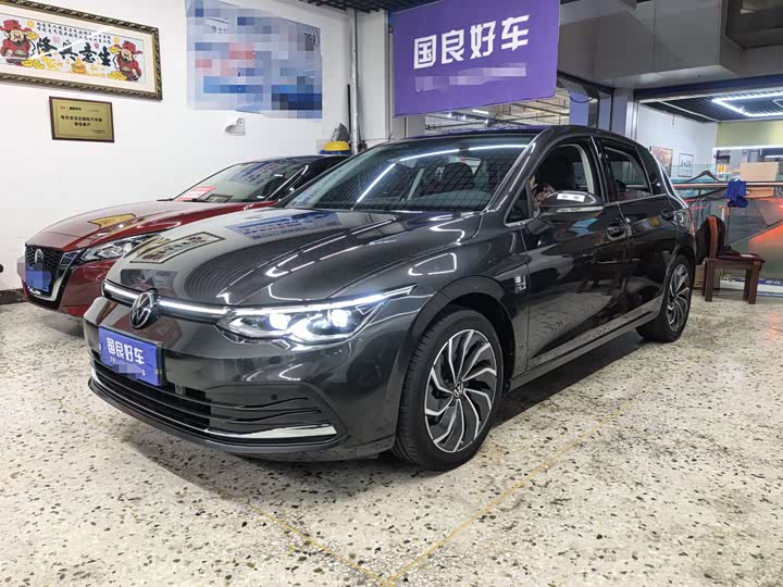 Фото 1 - Volkswagen Golf