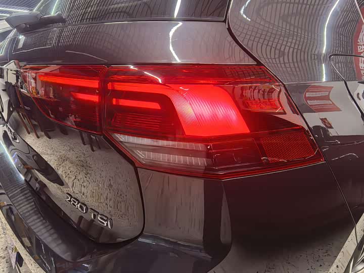 Фото 13 - Volkswagen Golf