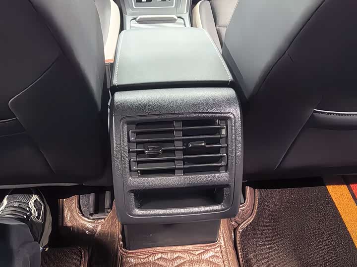 Фото 20 - Volkswagen Golf