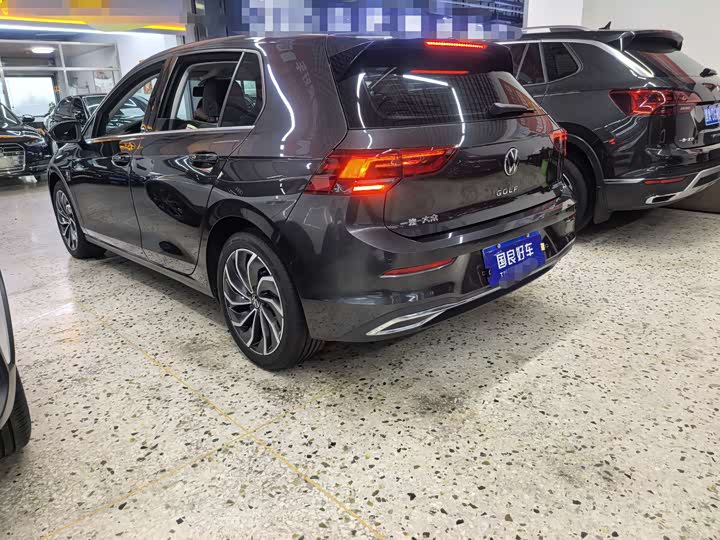 Фото 7 - Volkswagen Golf