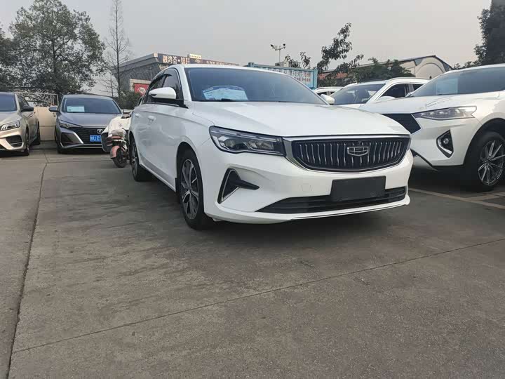 Фото 3 - Geely Emgrand