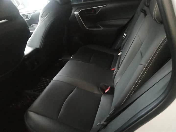 Фото 11 - Toyota Wildlander