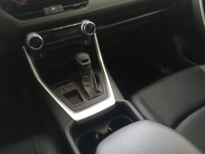 Фото 16 - Toyota Wildlander