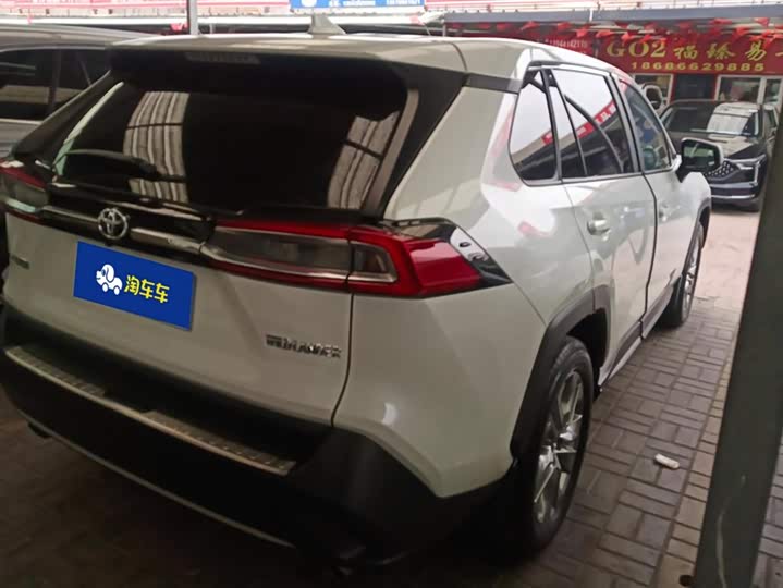 Фото 3 - Toyota Wildlander