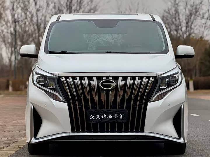 Фото 2 - GAC Trumpchi M8