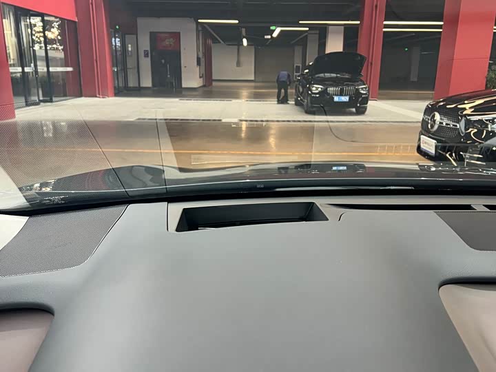 Фото 11 - Lexus RX