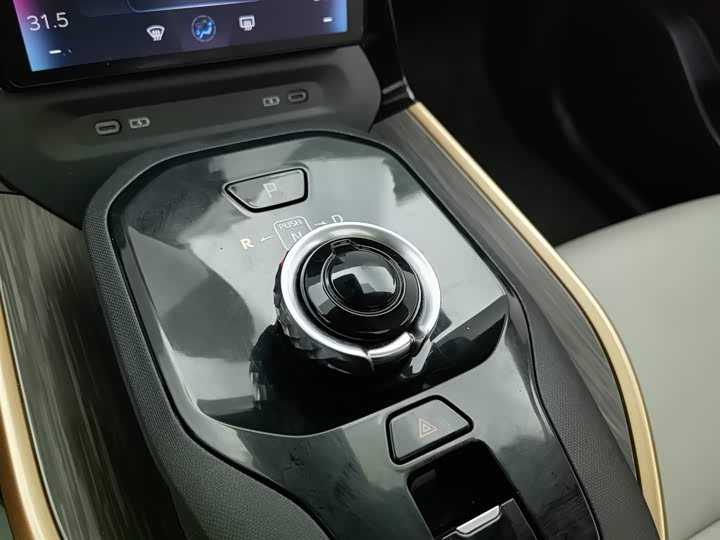 Фото 13 - Toyota bZ3