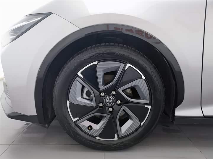 Фото 17 - Toyota bZ3