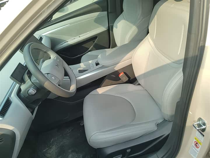 Фото 15 - XPeng Mona M03