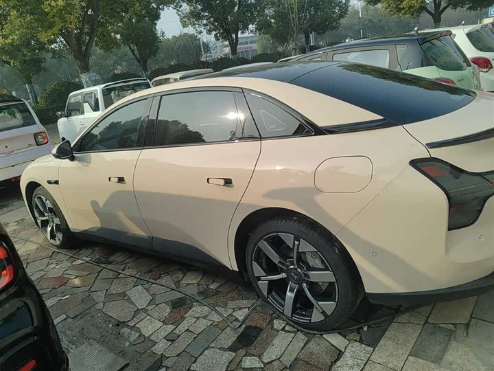 Фото 5 - XPeng Mona M03