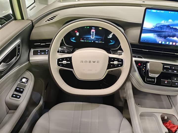 Фото 11 - Roewe iMax 8 EV