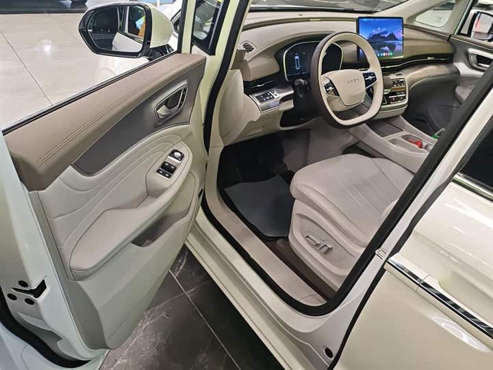 Фото 16 - Roewe iMax 8 EV