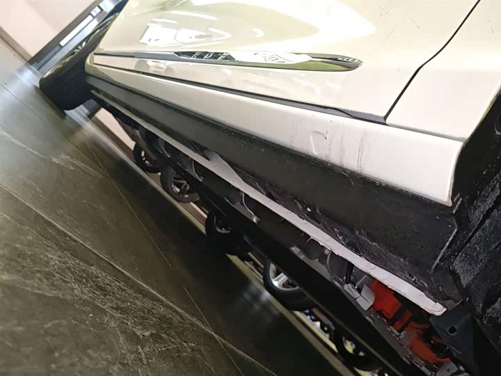 Фото 21 - Roewe iMax 8 EV