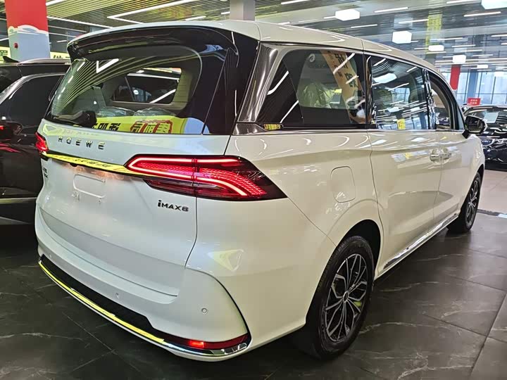 Фото 7 - Roewe iMax 8 EV
