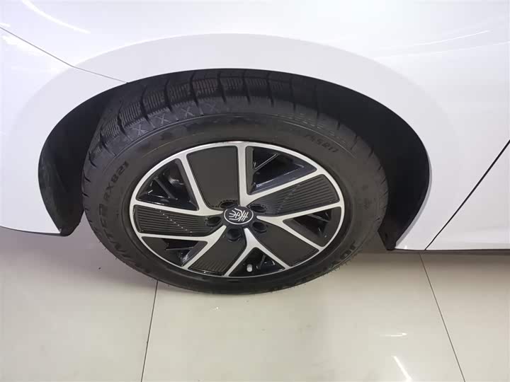 Фото 23 - BYD Qin L