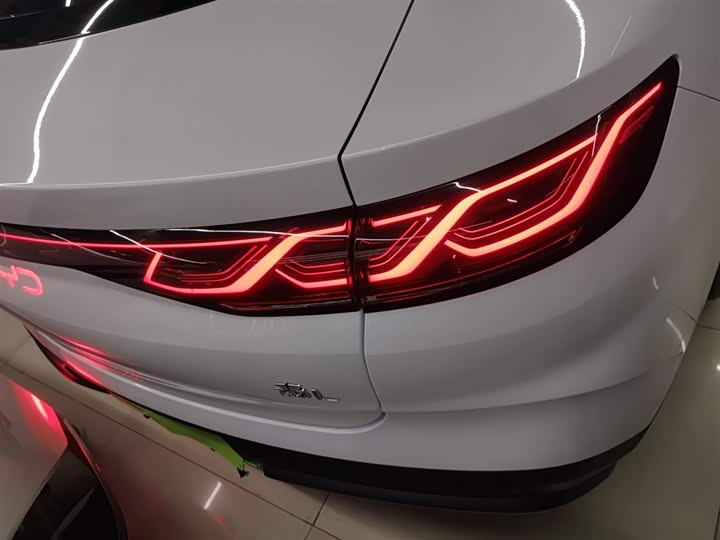 Фото 8 - BYD Qin L