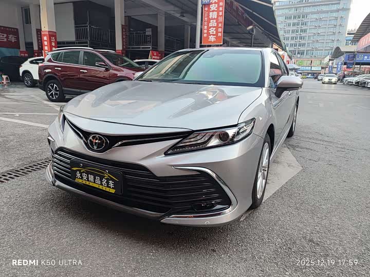 Фото 1 - Toyota Camry
