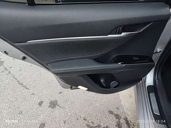 Фото 19 - Toyota Camry