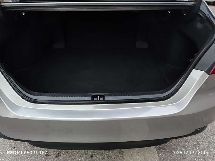 Фото 21 - Toyota Camry