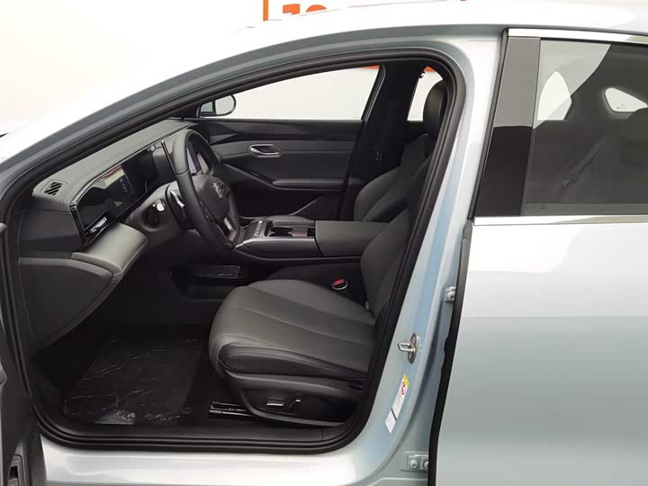 Фото 10 - BYD Qin L