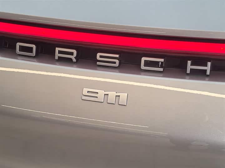 Фото 19 - Porsche 911