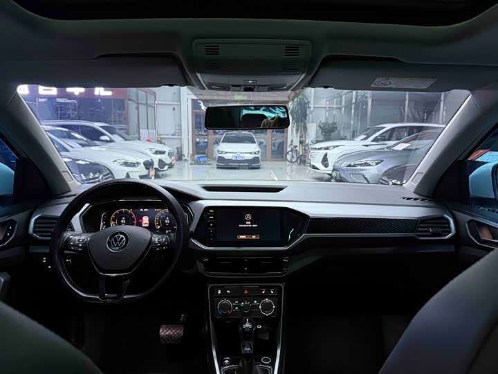 Фото 13 - Volkswagen T-Cross