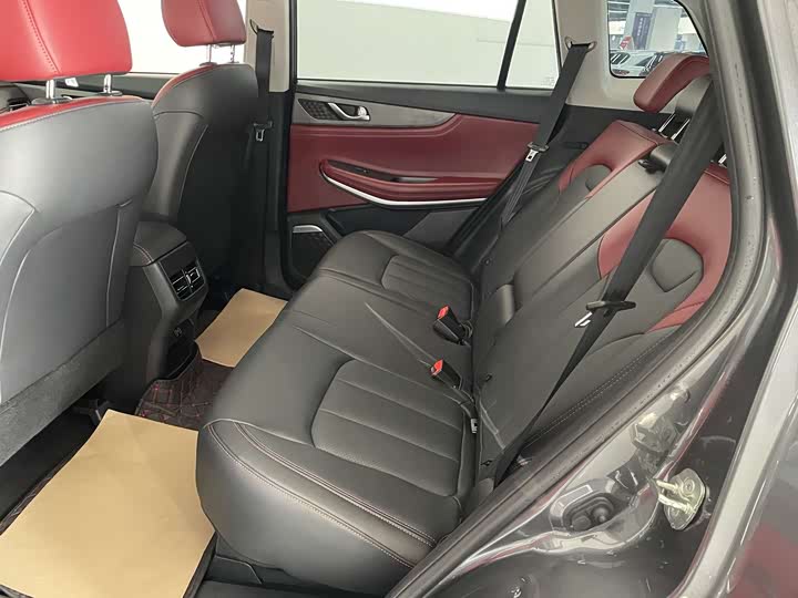 Фото 8 - Changan CS75