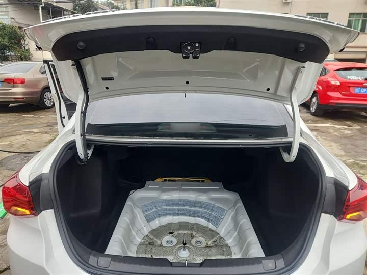 Фото 19 - Chevrolet Onix (Cavalier)