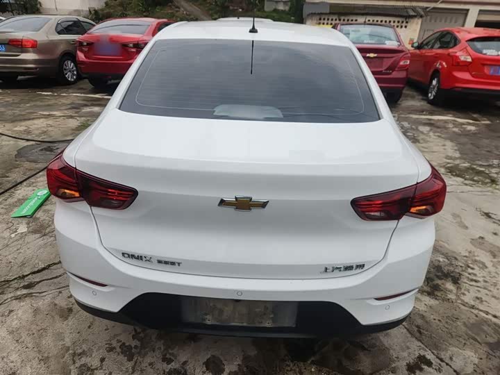 Фото 6 - Chevrolet Onix (Cavalier)