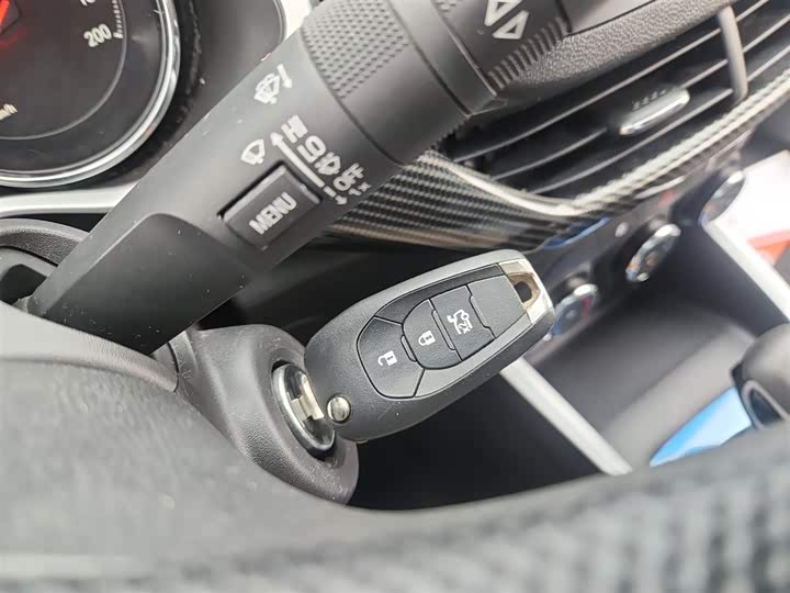 Фото 9 - Chevrolet Onix (Cavalier)