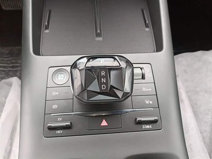 Фото 14 - BYD Qin Plus