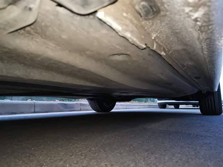 Фото 19 - Volkswagen Sagitar L