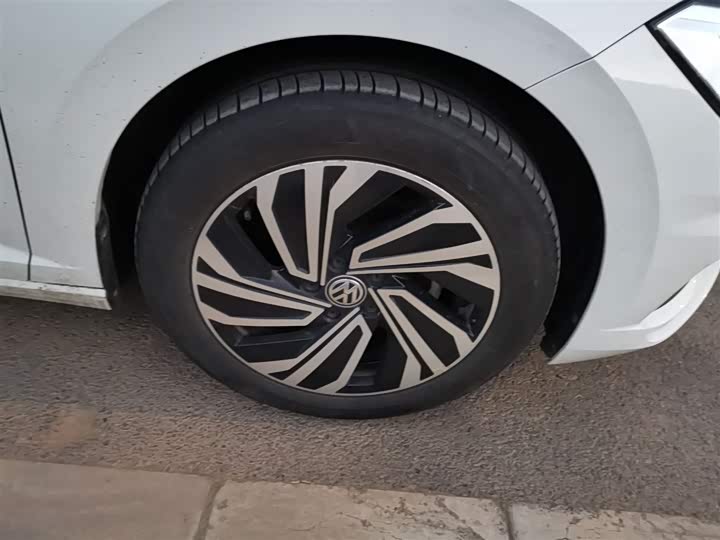 Фото 31 - Volkswagen Sagitar L