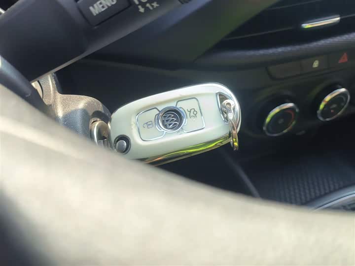 Фото 9 - Buick Verano