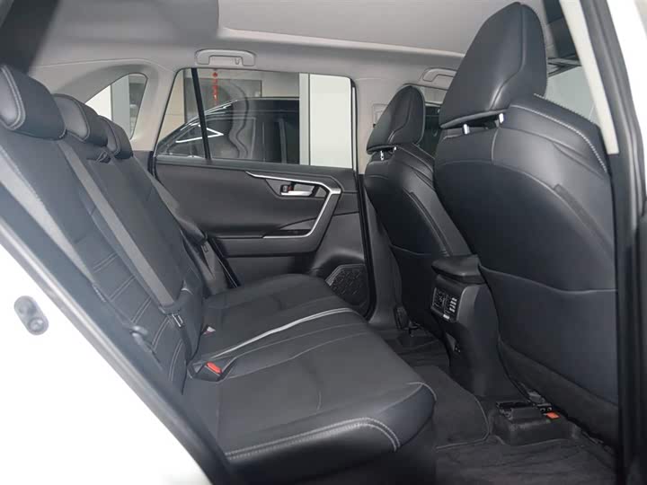 Фото 18 - Toyota Wildlander