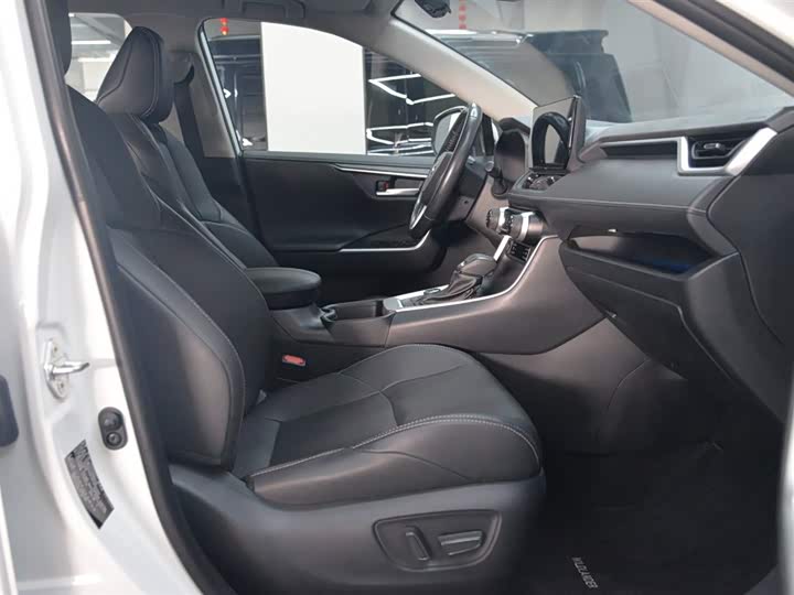 Фото 19 - Toyota Wildlander