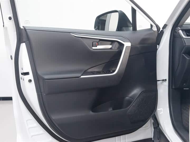 Фото 5 - Toyota Wildlander