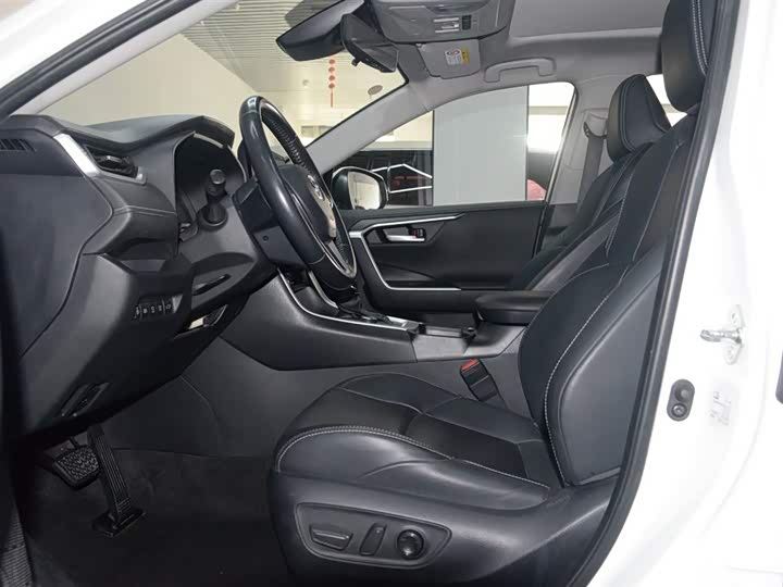 Фото 6 - Toyota Wildlander