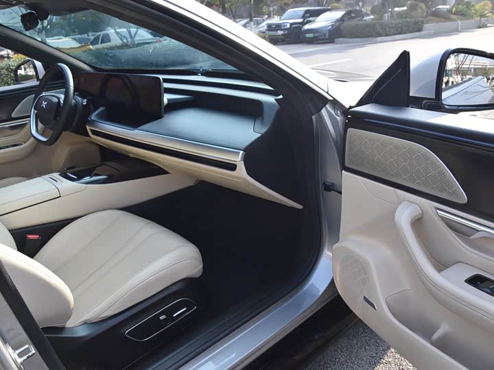 Фото 14 - XPeng P7