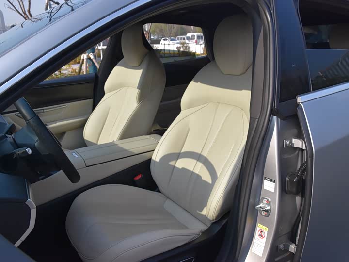 Фото 9 - XPeng P7