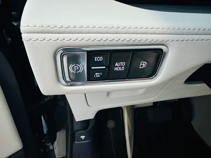 Фото 14 - Buick GL8 Hybrid