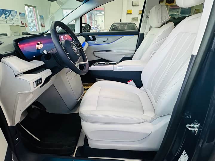 Фото 16 - Buick GL8 Hybrid