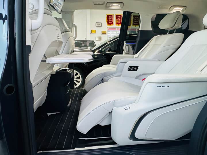 Фото 18 - Buick GL8 Hybrid