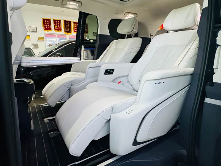 Фото 19 - Buick GL8 Hybrid