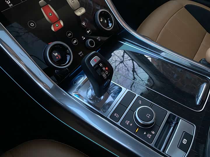 Фото 19 - Land Rover Range Rover Sport