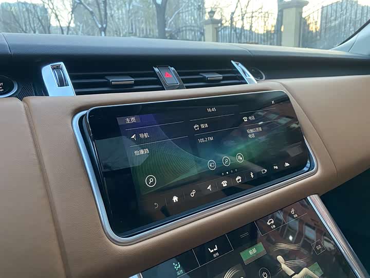 Фото 21 - Land Rover Range Rover Sport