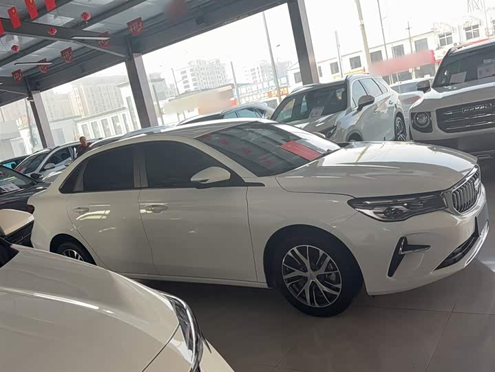 Фото 4 - Geely Emgrand