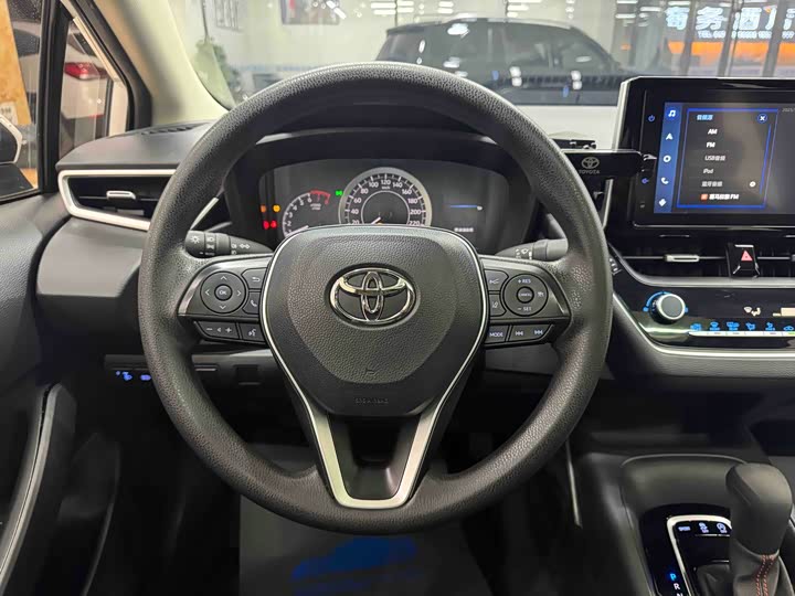 Фото 15 - Toyota Corolla