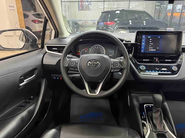 Фото 16 - Toyota Corolla