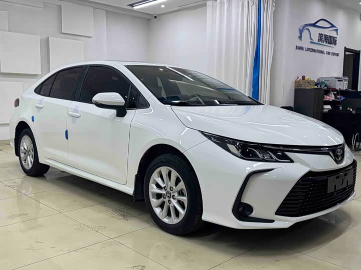 Фото 3 - Toyota Corolla